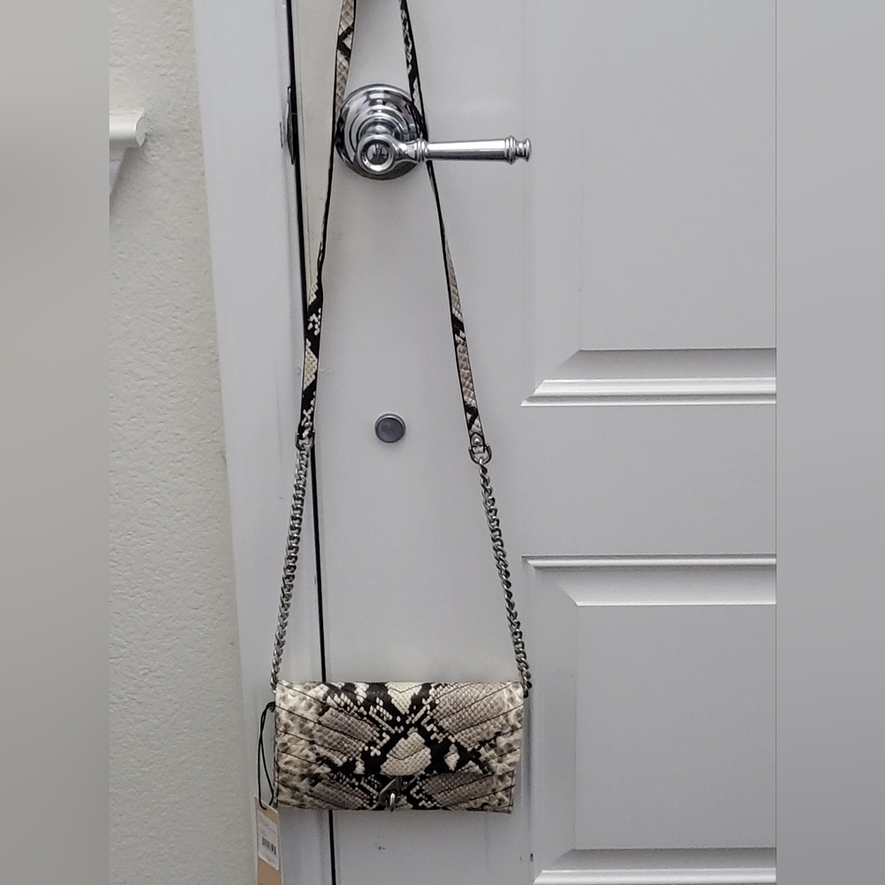 Cute Snakeskin Crossbody